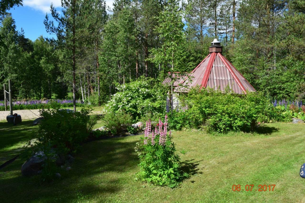 Lomakoti Tuulensuoja Villa Karvasjarvi Esterno foto